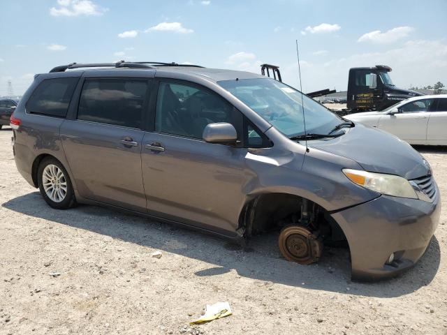 Photo 4 from auction – 2012 TOYOTA SIENNA XLE with VIN 5TDYK3DC5CS193220