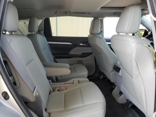 Photo 11 from auction – 2018 TOYOTA HIGHLANDER with VIN 5TDKZRFH9JS545838