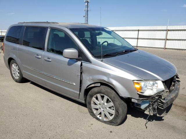 Photo 4 from auction – 2016 CHRYSLER TOWN & COU with VIN 2C4RC1BG0GR172849