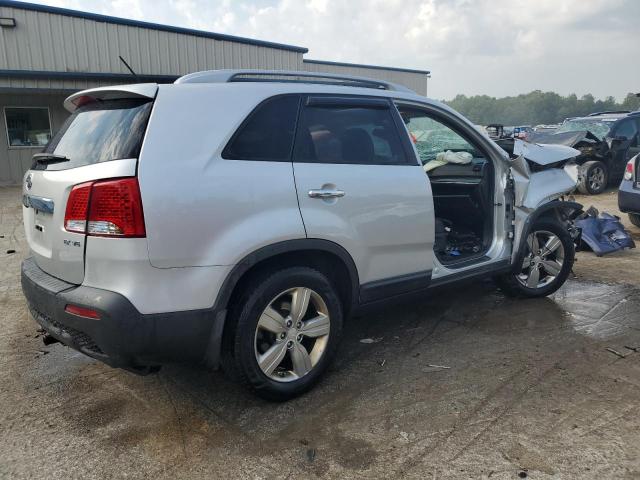 Photo 3 from auction – 2013 KIA SORENTO EX with VIN 5XYKUDA25DG411334