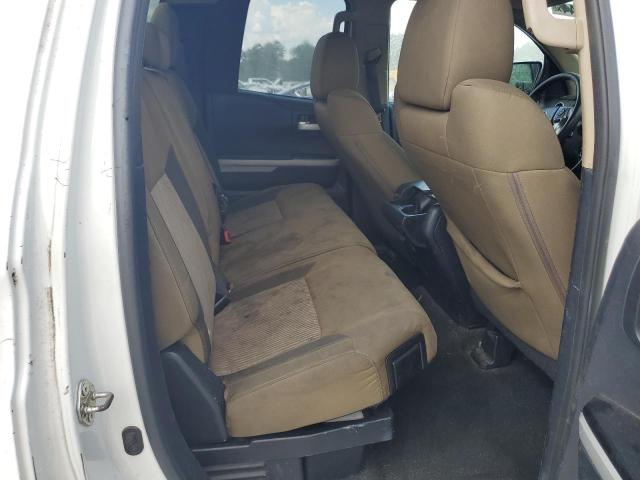 Photo 10 from auction – 2015 TOYOTA TUNDRA DOU with VIN 5TFRY5F16FX179139