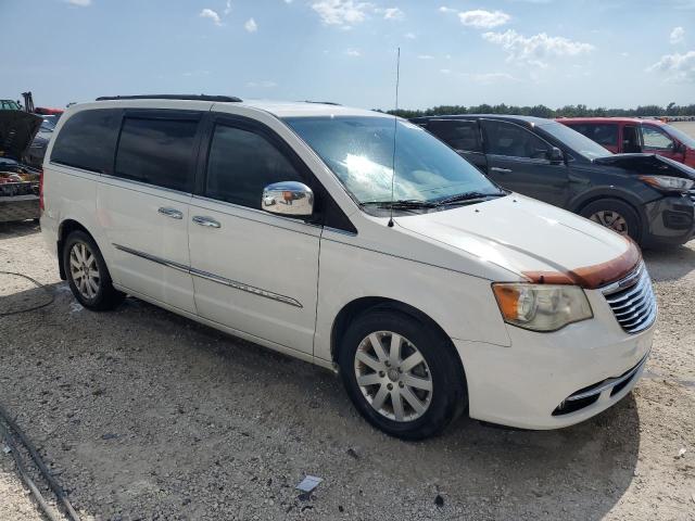 Photo 4 from auction – 2013 CHRYSLER TOWN & COU with VIN 2C4RC1BG2DR737422