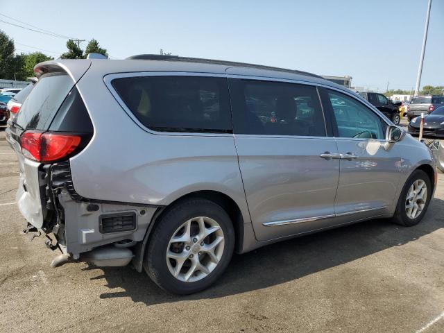 Photo 3 from auction – 2017 CHRYSLER PACIFICA T with VIN 2C4RC1BG1HR541929