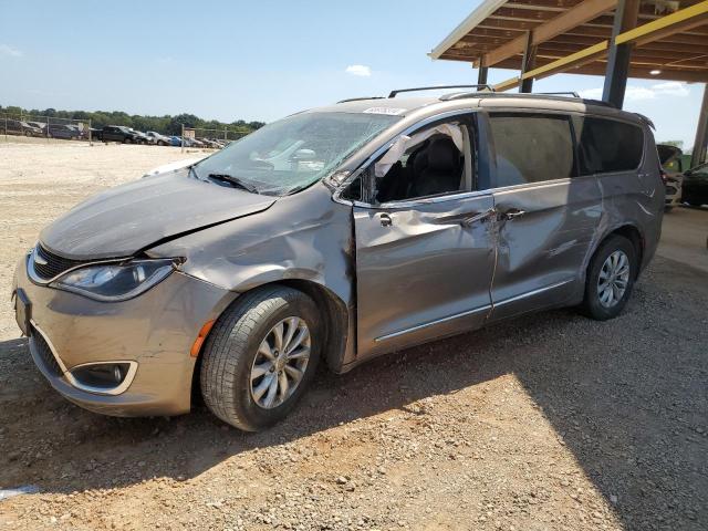 CHRYSLER PACIFICA T 2017 with VIN 2C4RC1BG1HR756954 - Photo from auction