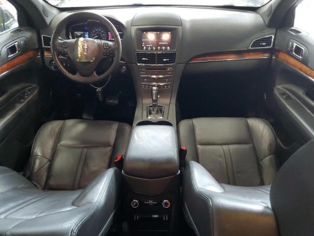 Photo 8 from auction – 2017 LINCOLN MKT with VIN 2LMHJ5NK4HBL01663