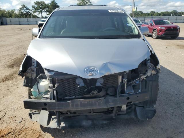 Photo 5 from auction – 2013 TOYOTA SIENNA LE with VIN 5TDJK3DC9DS066652