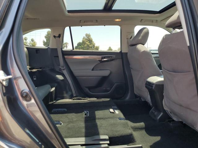 Zdjęcie 11 z aukcji – 2021 TOYOTA HIGHLANDER z VIN 5TDFZRAH1MS037800