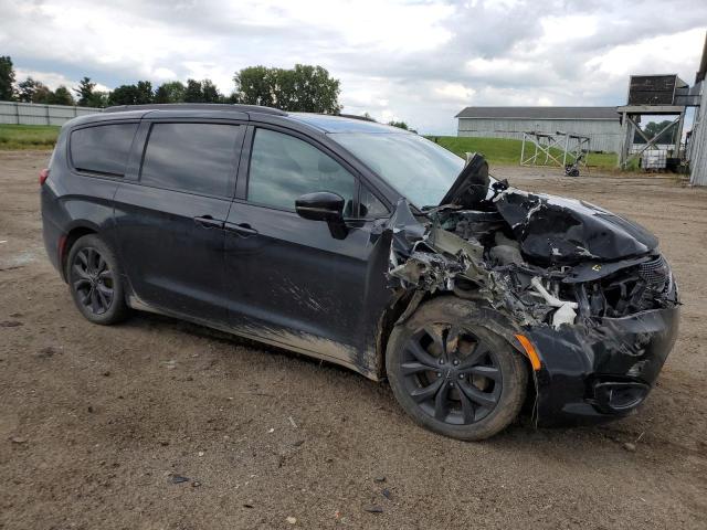 Photo 4 from auction – 2018 CHRYSLER PACIFICA L with VIN 2C4RC1GG1JR165103