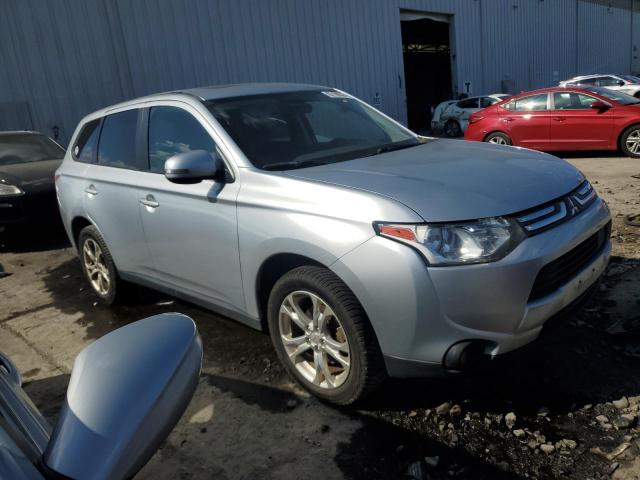 Photo 4 from auction – 2014 MITSUBISHI OUTLANDER with VIN JA4AZ3A31EZ008657