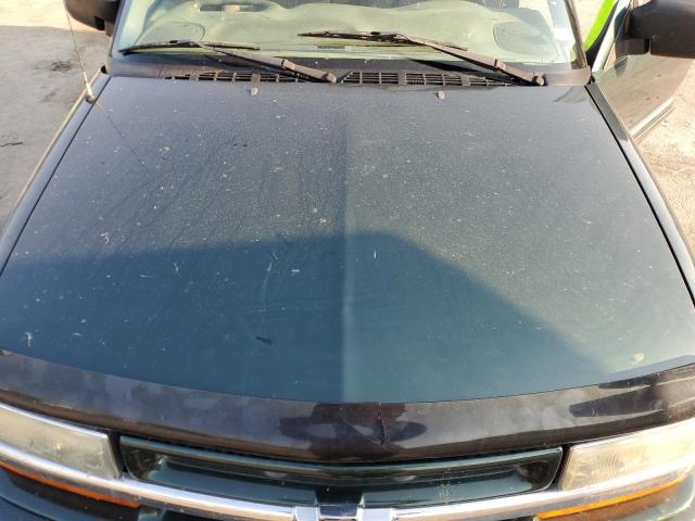 Photo 12 from auction – 2002 CHEVROLET BLAZER with VIN 1GNDT13W02K201040