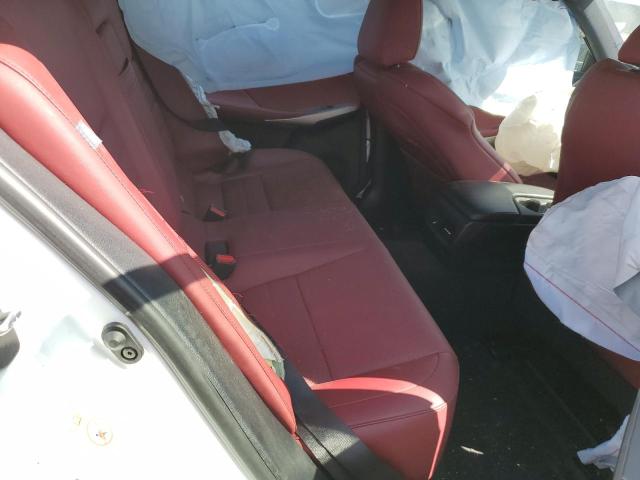 Photo 10 from auction – 2017 LEXUS IS 200T with VIN JTHBA1D25H5061560