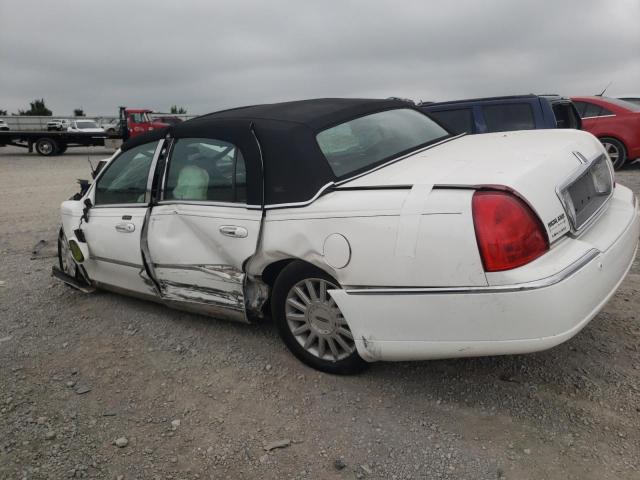 Photo 2 from auction – 2003 LINCOLN TOWN CAR S with VIN 1LNHM82W33Y672000