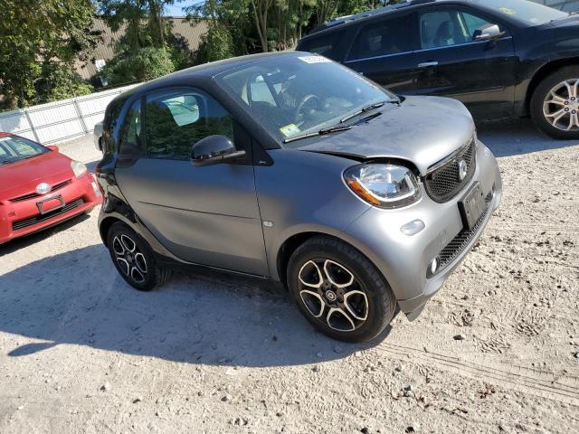 Photo 4 from auction – 2017 SMART FORTWO with VIN WMEFJ9BA3HK229906