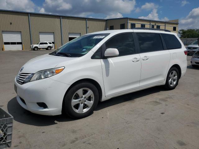 TOYOTA SIENNA LE 2017 with VIN 5TDKZ3DC4HS851554 - Photo from auction
