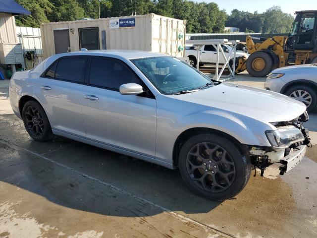 Photo 4 from auction – 2020 CHRYSLER 300 S with VIN 2C3CCAGG2LH164545