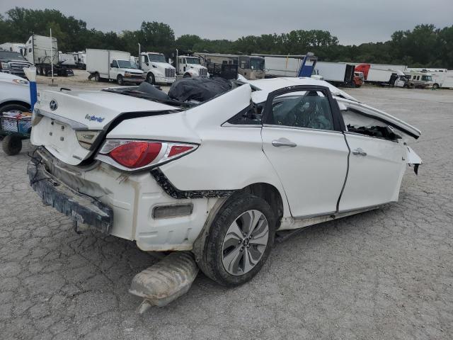 Photo 3 from auction – 2013 HYUNDAI SONATA HYB with VIN KMHEC4A44DA083630