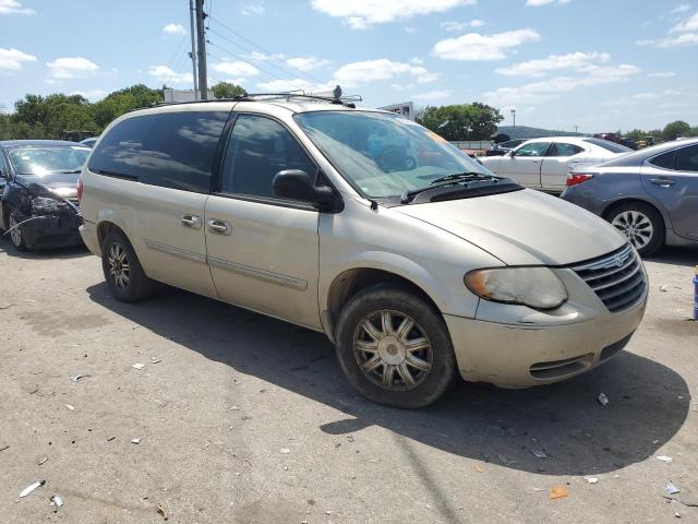 Photo 4 from auction – 2005 CHRYSLER TOWN & COU with VIN 2C8GP54L35R523262