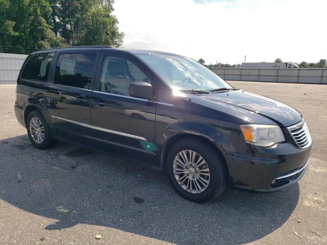 Photo 4 from auction – 2015 CHRYSLER TOWN & COU with VIN 2C4RC1CG5FR504135