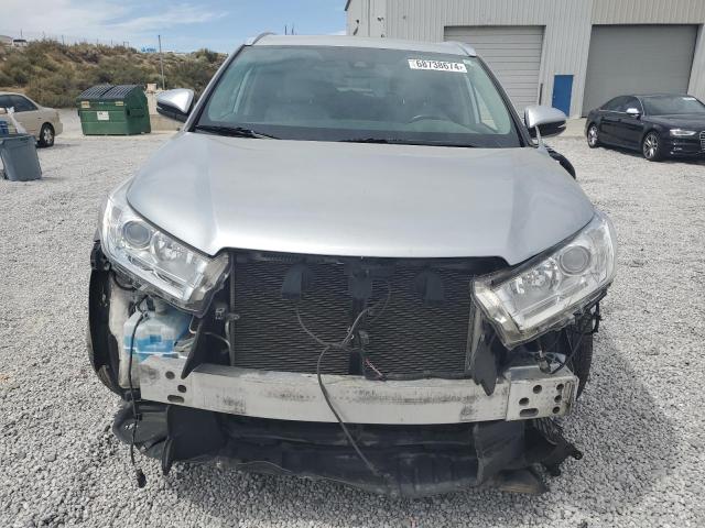 Photo 5 from auction – 2019 TOYOTA HIGHLANDER with VIN 5TDJZRFH4KS597911