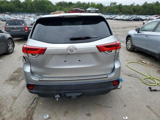 Photo 6 from auction – 2018 TOYOTA HIGHLANDER with VIN 5TDBZRFH7JS882041