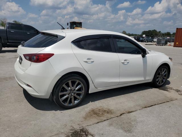 Photo 3 from auction – 2018 MAZDA 3 TOURING with VIN 3MZBN1L31JM209832