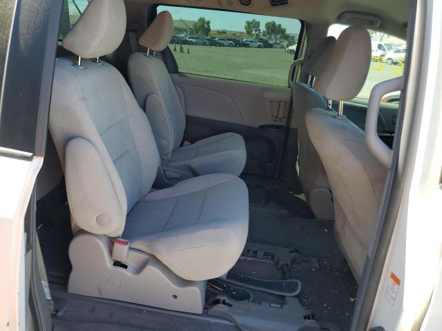 Photo 11 from auction – 2018 TOYOTA SIENNA L with VIN 5TDZZ3DC1JS919703