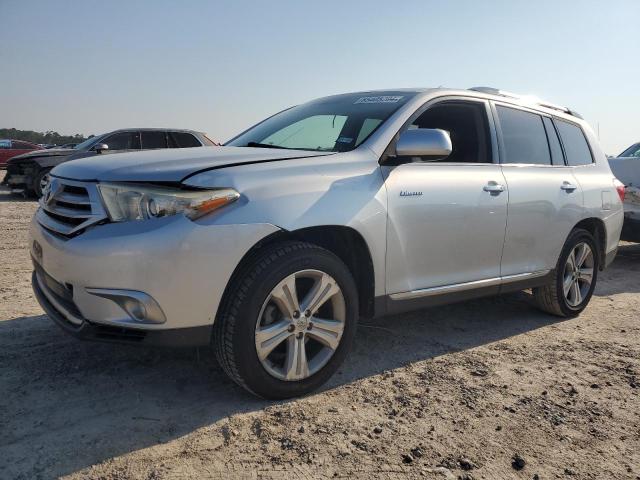 TOYOTA HIGHLANDER 2013 مع رقم تعريف المركبة 5TDYK3EH0DS105301 - صورة من المزاد