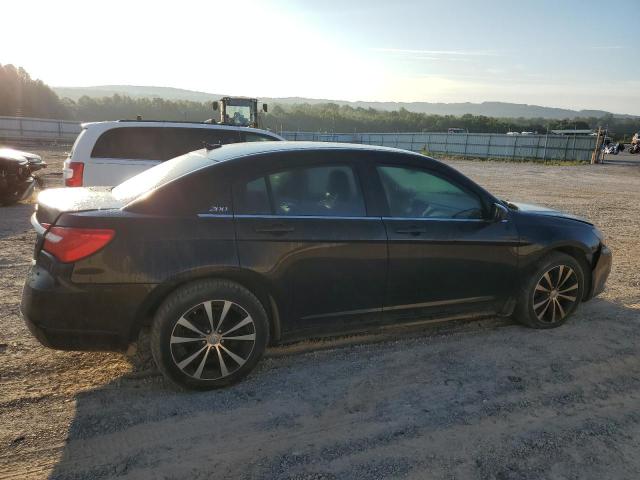 Photo 3 from auction – 2013 CHRYSLER 200 LIMITE with VIN 1C3CCBCGXDN526190