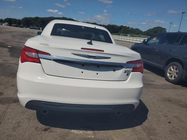 Photo 6 from auction – 2013 CHRYSLER 200 S with VIN 1C3BCBGG8DN532723