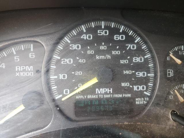 Photo 9 from auction – 2000 CHEVROLET SILVERADO with VIN 1GCEC19T7YZ171769