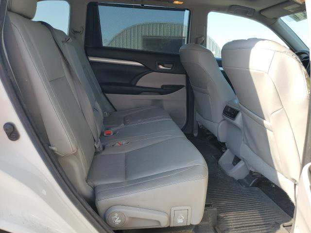 Photo 11 from auction – 2016 TOYOTA HIGHLANDER with VIN 5TDKKRFH5GS126317