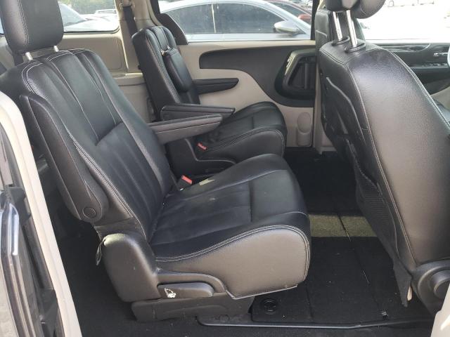 Photo 11 from auction – 2014 CHRYSLER TOWN & COU with VIN 2C4RC1BG8ER444111