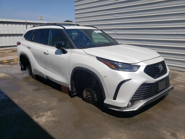 Photo 4 from auction – 2022 TOYOTA HIGHLANDER with VIN 5TDJZRBH8NS248549