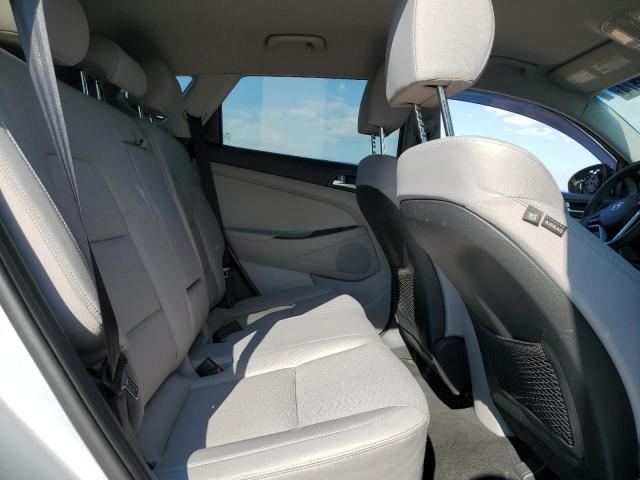 Photo 11 from auction – 2019 HYUNDAI TUCSON SE with VIN KM8J2CA41KU999737