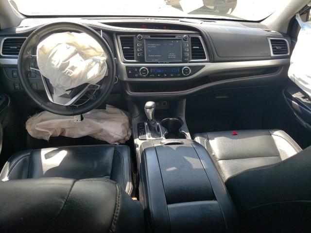 Photo 8 from auction – 2018 TOYOTA HIGHLANDER with VIN 5TDKZRFH0JS529771