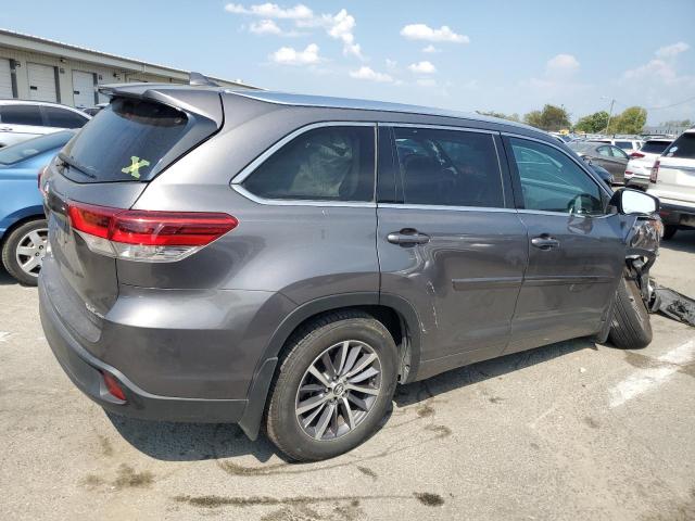 Photo 3 from auction – 2018 TOYOTA HIGHLANDER with VIN 5TDJZRFH7JS837127