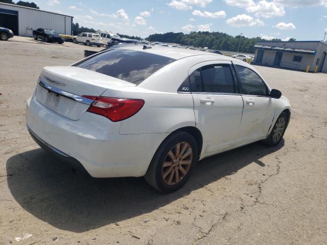 Photo 3 from auction – 2013 CHRYSLER 200 TOURIN with VIN 1C3CCBBB5DN553061