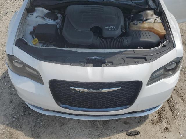 Photo 11 from auction – 2015 CHRYSLER 300 S with VIN 2C3CCABG5FH922440
