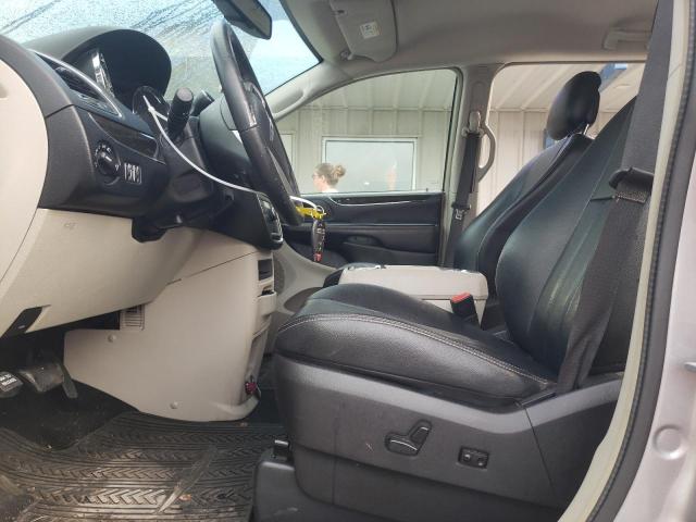 Photo 7 from auction – 2016 CHRYSLER TOWN & COU with VIN 2C4RC1BG5GR288614
