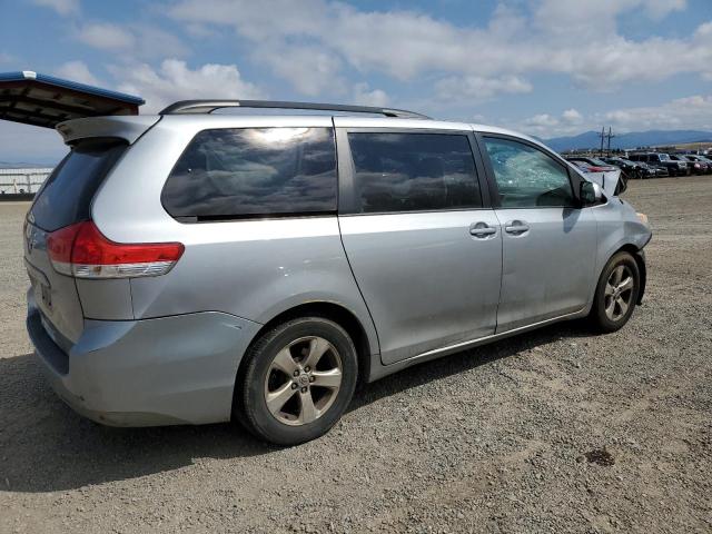 Photo 3 from auction – 2013 TOYOTA SIENNA LE with VIN 5TDKK3DC3DS370368