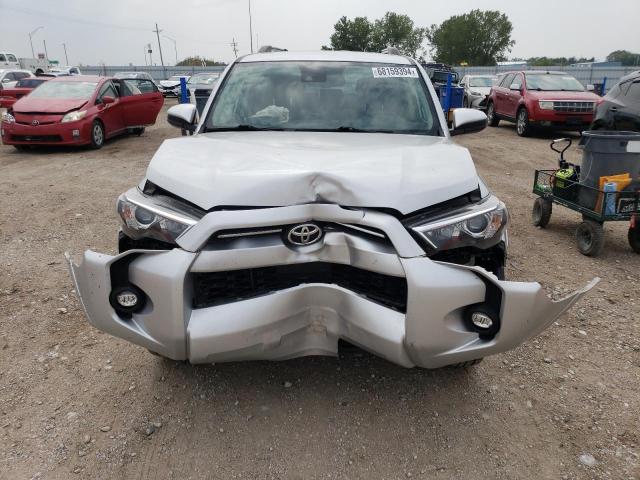 Photo 5 from auction – 2022 TOYOTA 4RUNNER SR with VIN JTEEU5JRXN5266278