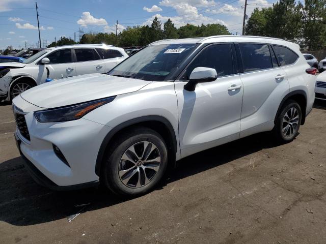 TOYOTA HIGHLANDER 2022 with VIN 5TDHZRBH9NS196198 - Photo from auction