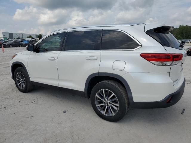 Photo 2 from auction – 2019 TOYOTA HIGHLANDER with VIN 5TDKZRFH5KS564923