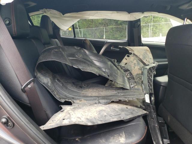 Photo 11 from auction – 2018 TOYOTA RAV4 SE with VIN JTMJFREV0JJ258512