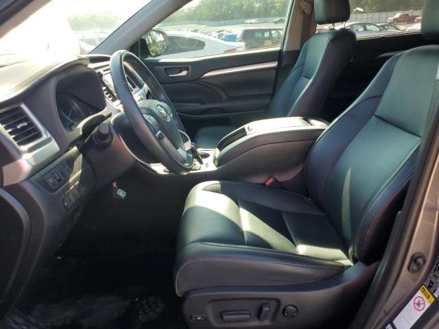 Photo 7 from auction – 2019 TOYOTA HIGHLANDER with VIN 5TDKZRFHXKS337548
