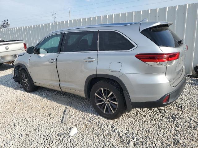 Photo 2 from auction – 2017 TOYOTA HIGHLANDER with VIN 5TDJZRFH3HS422008