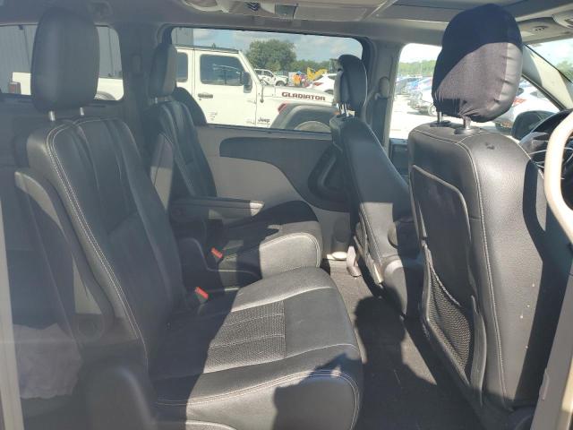 Photo 11 from auction – 2016 CHRYSLER TOWN & COU with VIN 2C4RC1CG1GR111914