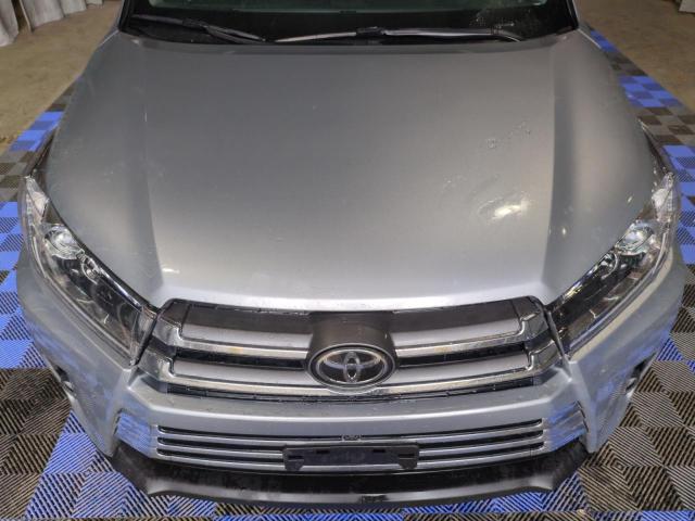 Photo 12 from auction – 2018 TOYOTA HIGHLANDER with VIN 5TDDZRFH5JS815754