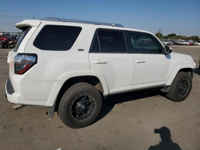 Photo 3 from auction – 2015 TOYOTA 4RUNNER SR with VIN JTEBU5JRXF5211432