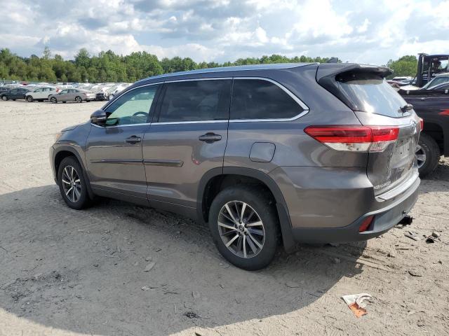 Photo 2 from auction – 2017 TOYOTA HIGHLANDER with VIN 5TDJZRFH5HS455009